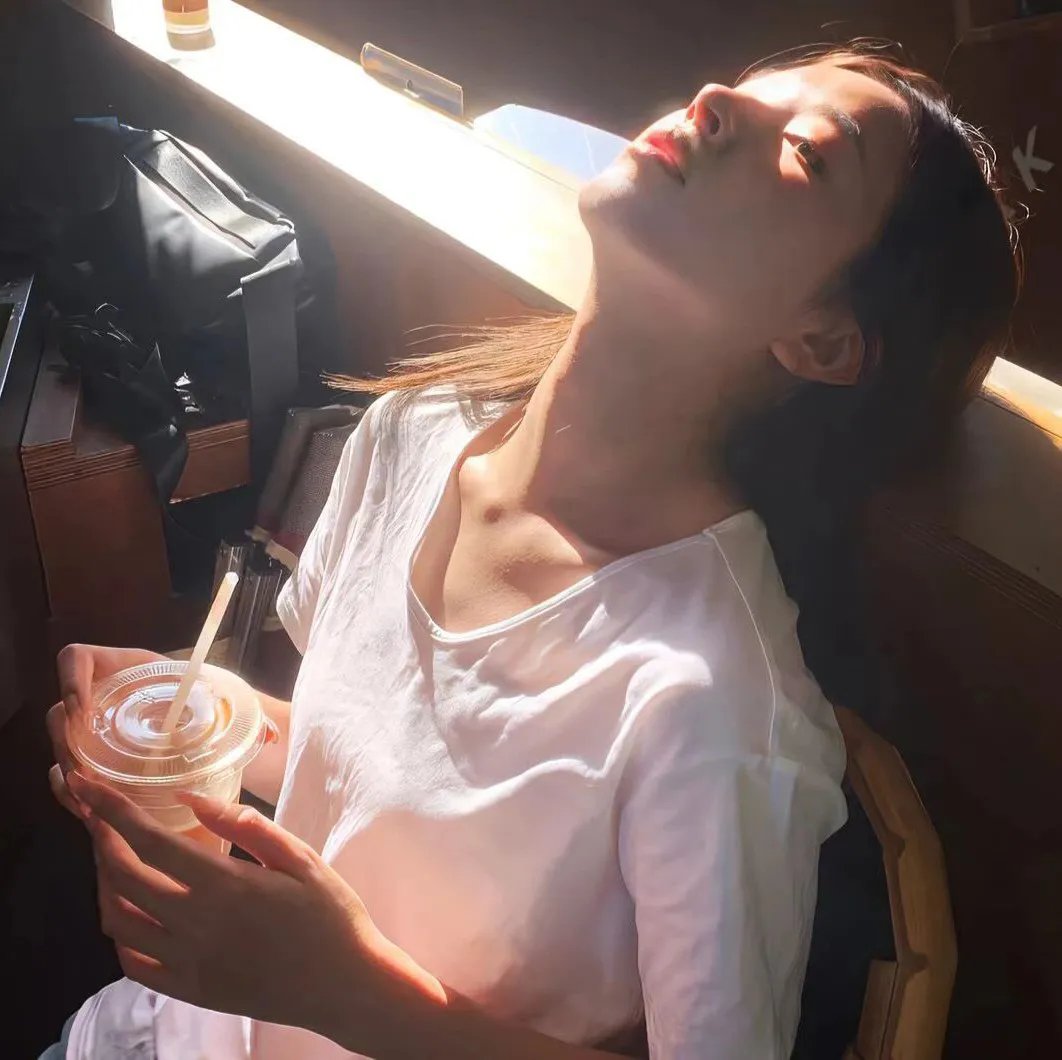 看不见的月亮